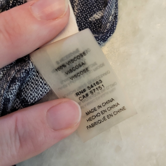 Calvin Klein Color Block Signature Blanket Scarf - Picture 4 of 7